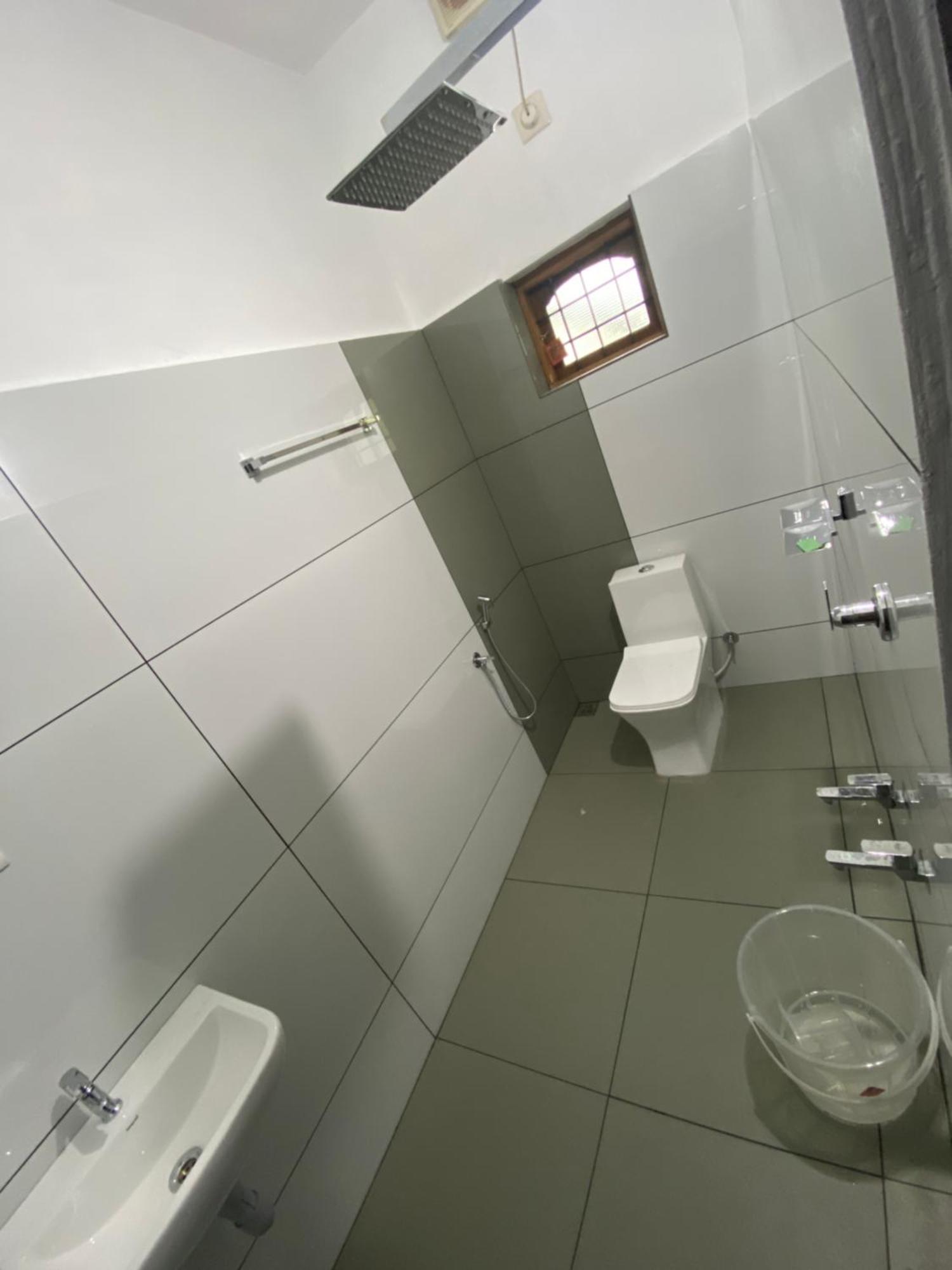 Ebs Guest House Недумбассери Экстерьер фото